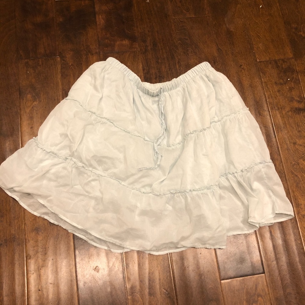 Cute mint colored skirt!